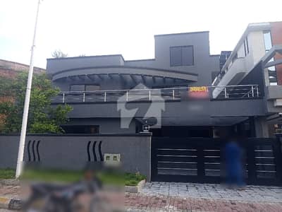 Centrally Located House For Sale In Bahria Town Phase 7 Available
