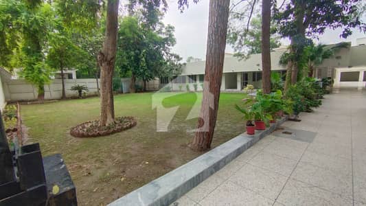 کینٹ پشاور میں 6 کمروں کا 2 کنال مکان 27.0 کروڑ میں برائے فروخت۔