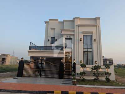بحریہ ٹاؤن فیز 8 بحریہ ٹاؤن راولپنڈی,راولپنڈی میں 6 کمروں کا 10 مرلہ مکان 5.95 کروڑ میں برائے فروخت۔ بحریہ ٹاؤن فیز 8 بحریہ ٹاؤن راولپنڈی,راولپنڈی میں 6 کمروں کا 10 مرلہ مکان 5.95 کروڑ میں برائے فروخت۔