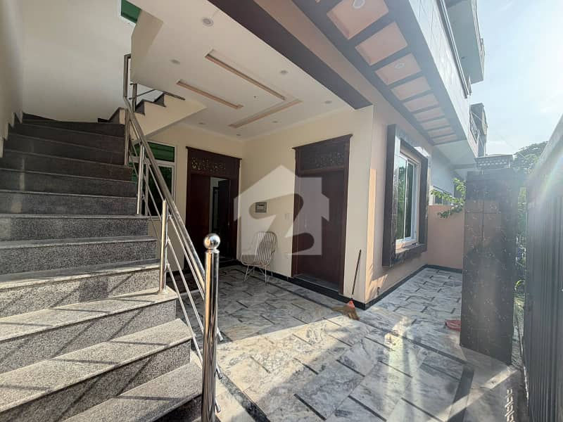 5 MARLA BRAND NEW HOUSE FOR SALE 5 MARLA BRAND NEW HOUSE FOR SALE
