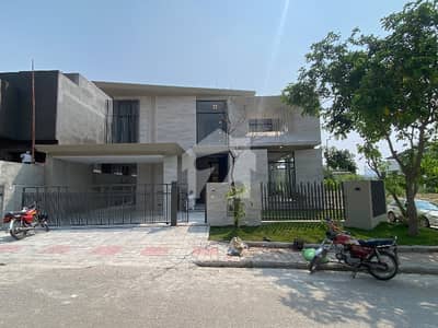 ڈی ایچ اے فیز 2 - سیکٹر ڈی ڈی ایچ اے ڈیفینس فیز 2,ڈی ایچ اے ڈیفینس,اسلام آباد میں 5 کمروں کا 1 کنال مکان 13.8 کروڑ میں برائے فروخت۔