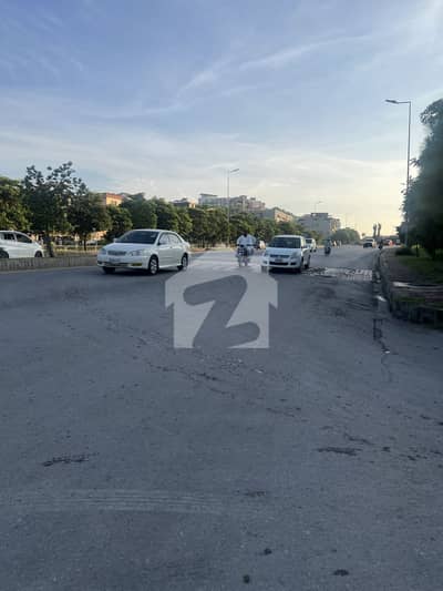 10 Marla Corner Xtra Land Plot For Sale In Overseas 6 Phase 8