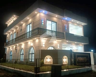 Corner MPCHS - Block D House Sized 7 Marla For Sale