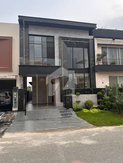 DHA 9 TOWN 5 MARLA BRAND NEW HOUSE