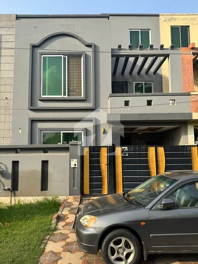 Very Attractive Location 05 Marla House For Sale Very Attractive Location 05 Marla House For Sale
