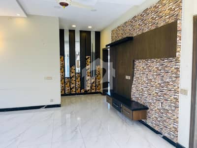 10 Marla 1 year used upper portion available for rent