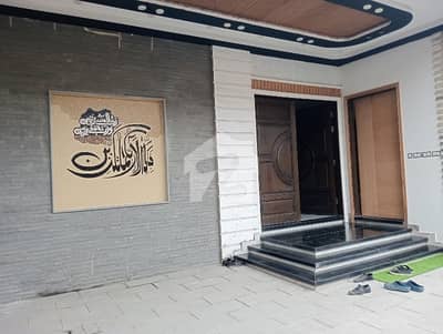 گلستانِِ جوہر ۔ بلاک 14 گلستانِ جوہر,کراچی میں 6 کمروں کا 18 مرلہ مکان 12.0 کروڑ میں برائے فروخت۔