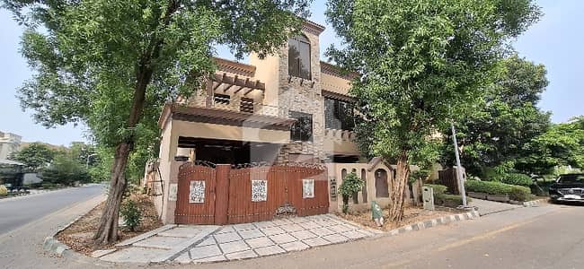 سکھ چین گارڈنز لاہور میں 5 کمروں کا 10 مرلہ مکان 3.57 کروڑ میں برائے فروخت۔