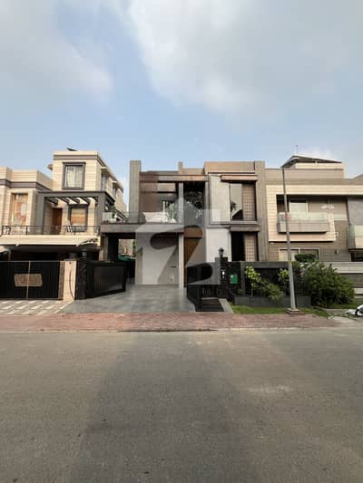 10 Marla modern house for sale in Bahria Town Lahore 10 Marla modern house for sale in Bahria Town Lahore