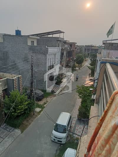 الاحمد گارڈن ۔ بلاک ایف الاحمد گارڈن ہاوسنگ سکیم,جی ٹی روڈ,لاہور میں 4 کمروں کا 5 مرلہ مکان 1.8 کروڑ میں برائے فروخت۔