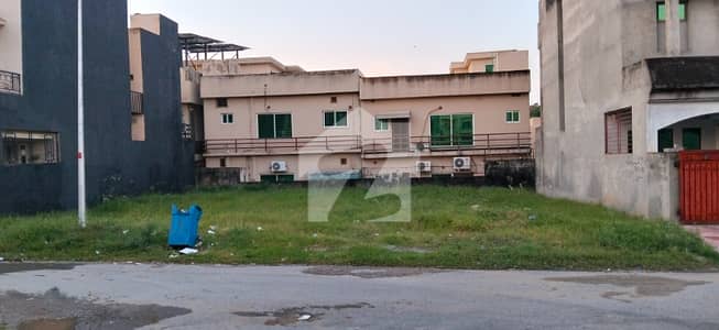 7 MARLA PLOT AVAILABLE FOR SALE ON PRIME LOCATION IN UMER BLOCK 7 MARLA PLOT AVAILABLE FOR SALE ON PRIME LOCATION IN UMER BLOCK