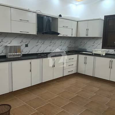 500 yards , 6 bedrooms Elegant House fully renoveted in Phase 6