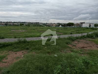 Top location 35x70 Plot for sale in G14/2