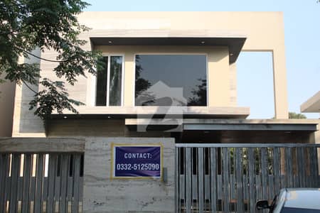 F 7/2 555 Sq Yd House For Rent With Swimming Pools