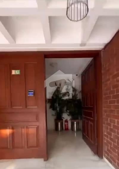 گارڈن ٹاؤن لاہور میں 5 کمروں کا 1 کنال مکان 9.5 کروڑ میں برائے فروخت۔