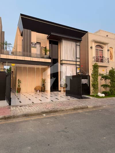 10 Marla Used House Available For Sale Overseas B Block, Bahria Town Lahore