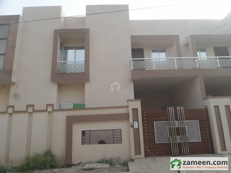 House Is Available For Sale	In Tech Town - VIP Block, Main Satiana Road