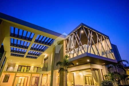 500 YARDS BEAUTIFUL INDEPENDENT BUNGALOW AVAILABLE FOR SALE FULLY RENOVATED MARBLE FLOORING 1+3 BEDROOMS STUDY FULL BASEMENT LUXURIOUS DRAWING DINING LOUNGE
