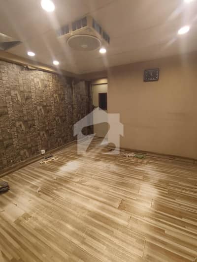 بلیو ایریا اسلام آباد میں 1 مرلہ Studio دفتر 4.5 کروڑ میں برائے فروخت۔