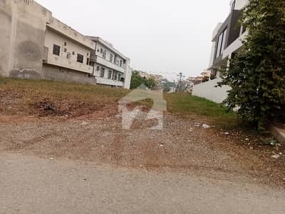 سوان گارڈن ۔ بلاک بی سوان گارڈن,اسلام آباد میں 1 کنال رہائشی پلاٹ 3.2 کروڑ میں برائے فروخت۔