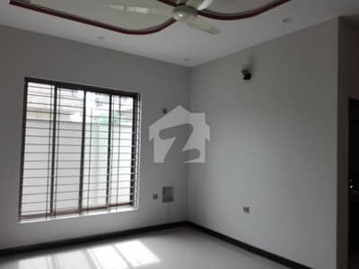 7 Marla House Ideally Situated In Satellite Town - Block B