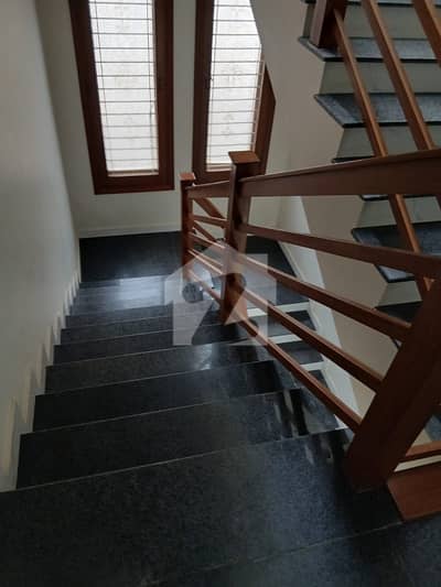 300 yards bungalow for rent in phase 4 Karachi