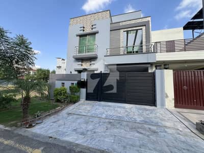BEAUTIFUL HOUSE 5 MARLA SLIGHTLY USED HOUSE AVAILABLE FOR SALE IN BAHRIA ORCHARD