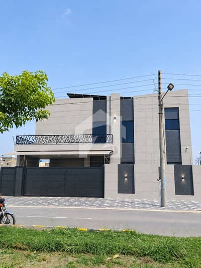 1 Kanal Commercial Building For Sale , Best Investment Opportunity - Serious Buyer'S Only