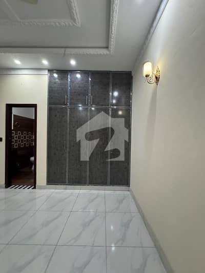 Butifull Cornar House For Rent