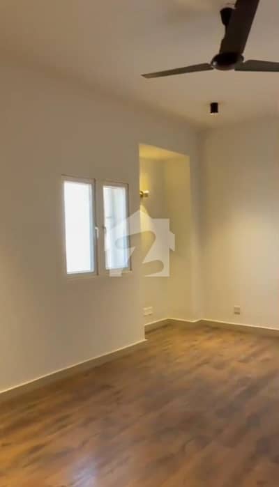 Penthouse In Creek Vista Sized 5600 Square Feet Is Available