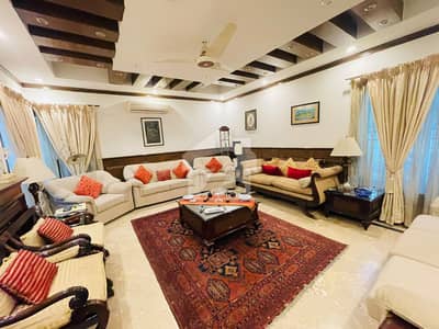 Full Basmnet 8 Bedroom DHA Phase 4 Prime Location 70 Feet Road House Sized 1 Kanal