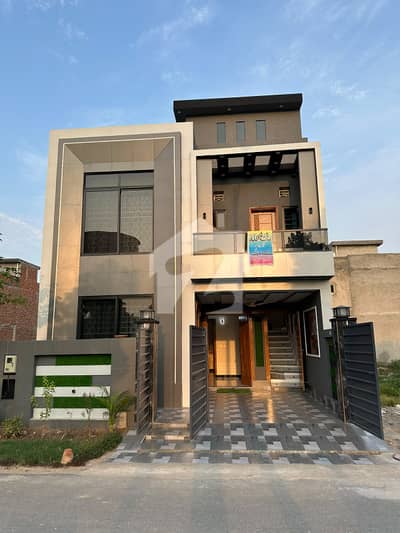 الجلیل گارڈن ۔ بلاک بی الجلیل گارڈن,لاہور میں 4 کمروں کا 0 مرلہ مکان 1.75 کروڑ میں برائے فروخت۔ الجلیل گارڈن ۔ بلاک بی الجلیل گارڈن,لاہور میں 4 کمروں کا 0 مرلہ مکان 1.75 کروڑ میں برائے فروخت۔