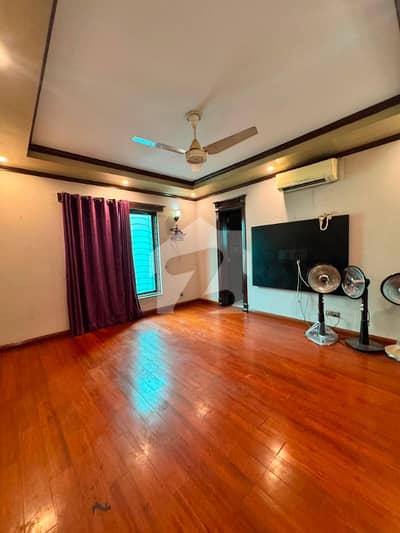 1 Kanal Full Basement New Styish Out House Prime Hot For Dha Phase4