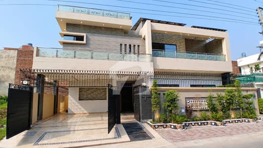 الرحمان گارڈن فیز 2 الرحمان گارڈن,لاہور میں 5 کمروں کا 10 مرلہ مکان 4.75 کروڑ میں برائے فروخت۔ الرحمان گارڈن فیز 2 الرحمان گارڈن,لاہور میں 5 کمروں کا 10 مرلہ مکان 4.75 کروڑ میں برائے فروخت۔