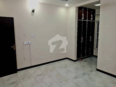 30x60 7 Marla Brand New Upper Portion For Rent G-13