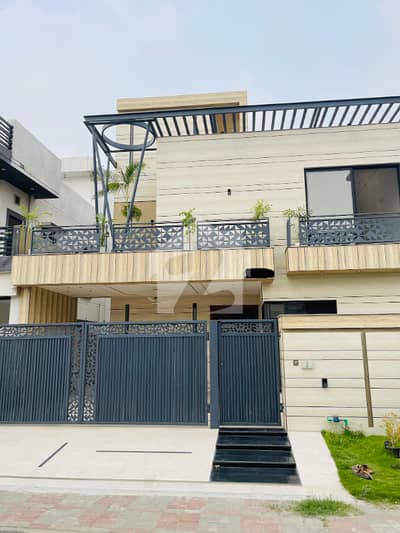 10 Marla beautifull House for Sale In Dream Gardens Phase II Lahore