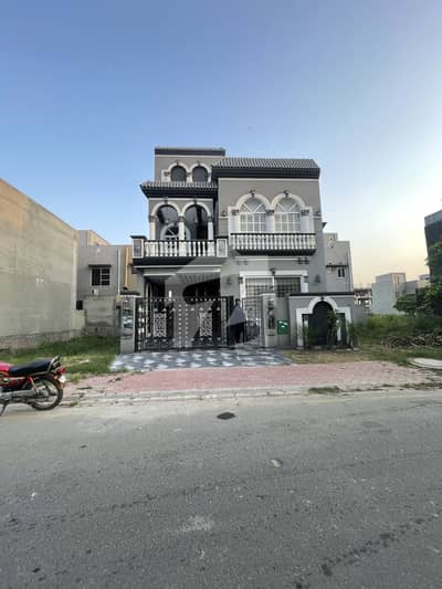 بحریہ ٹاؤن جناح بلاک بحریہ ٹاؤن سیکٹر ای,بحریہ ٹاؤن,لاہور میں 3 کمروں کا 5 مرلہ مکان 76.0 ہزار میں کرایہ پر دستیاب ہے۔