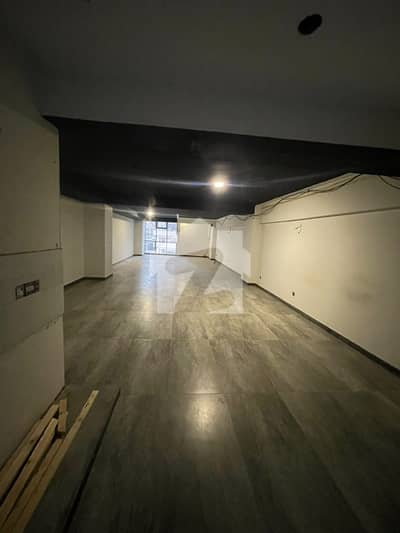 Prime Location 1250 Square Feet Spacious Flat Available In Shaheed Millat Road For sale