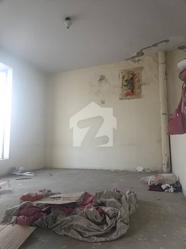 Upper Portion Available For Rent Upper Portion Available For Rent