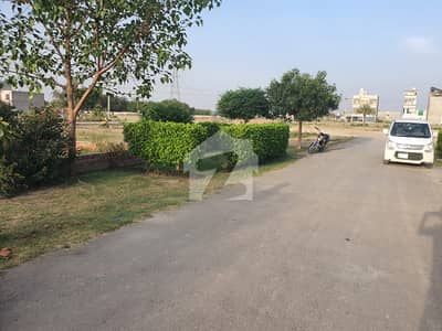 خیابان امین - بلاک این خیابانِ امین,لاہور میں 5 مرلہ رہائشی پلاٹ 60.0 لاکھ میں برائے فروخت۔ خیابان امین - بلاک این خیابانِ امین,لاہور میں 5 مرلہ رہائشی پلاٹ 60.0 لاکھ میں برائے فروخت۔
