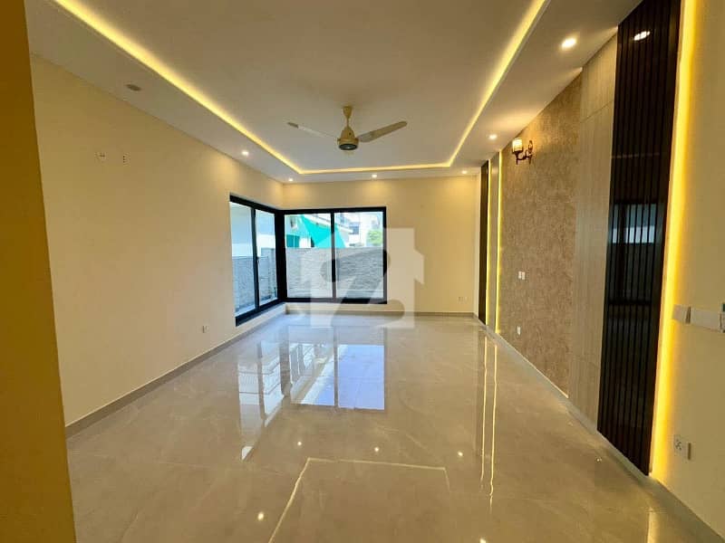 E-11 18 Marla 9 Bedrooms Full House Available For Rent E-11 18 Marla 9 Bedrooms Full House Available For Rent