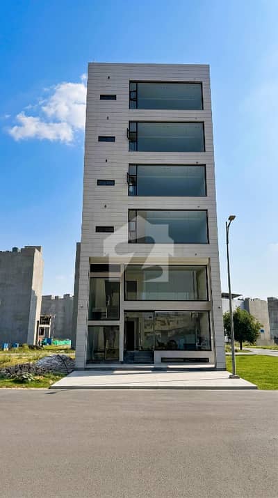 Prime Commercial Building Available for Sale Excellent Business Opportunity Building Area 4 Marla.