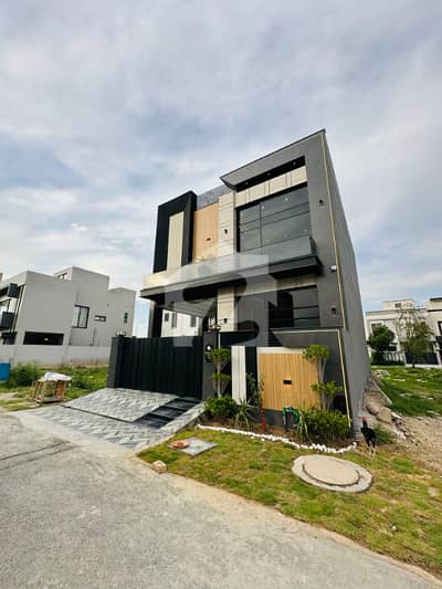 5 marla brand new ultra modren luxry house available for rent in dha 9 town Lahore 5 marla brand new ultra modren luxry house available for rent in dha 9 town Lahore