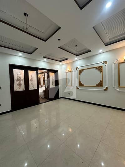 16 MARLA UPPER PORTION AVAILABLE FOR RENT IN MILITARY ACCOUNT SOCIETY COLLEGE ROAD LAHORE