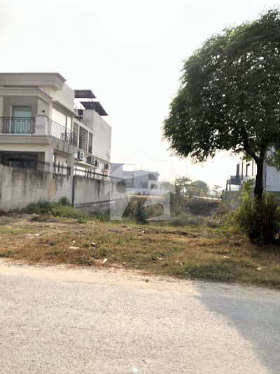 DHA Phase 7 - W Block - 1 Kanal, Park Lane Possession Plot - DB Pole Clear - Ideal Location For Sale