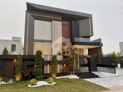 ONE KANAL BEAUTIFULL HOUSE AVAILABLE FOR RENT IN DHA PHASE 7