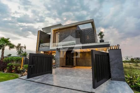 ڈی ایچ اے فیز 8 سابقہ ایئر ایوینیو ڈی ایچ اے فیز 8,ڈی ایچ اے ڈیفینس,لاہور میں 5 کمروں کا 1 کنال مکان 8.0 کروڑ میں برائے فروخت۔