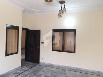 جی ۔ 15 اسلام آباد میں 7 کمروں کا 8 مرلہ مکان 3.1 کروڑ میں برائے فروخت۔