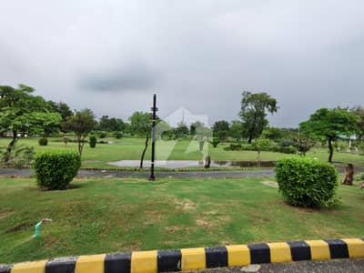 10 Marla Plot In Khayaban E Zafar