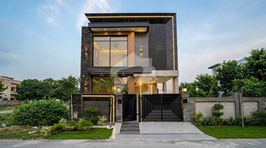 5 MARLA ULTRA MODREN HOUSE AVALIBLE FOR SALE FACING PARK OR MASJID IDIOL LOCATION 5 MARLA ULTRA MODREN HOUSE AVALIBLE FOR SALE FACING PARK OR MASJID IDIOL LOCATION